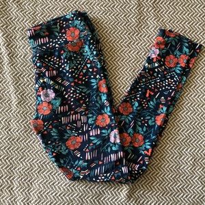 Fun floral geometric shape Lularoe leggings